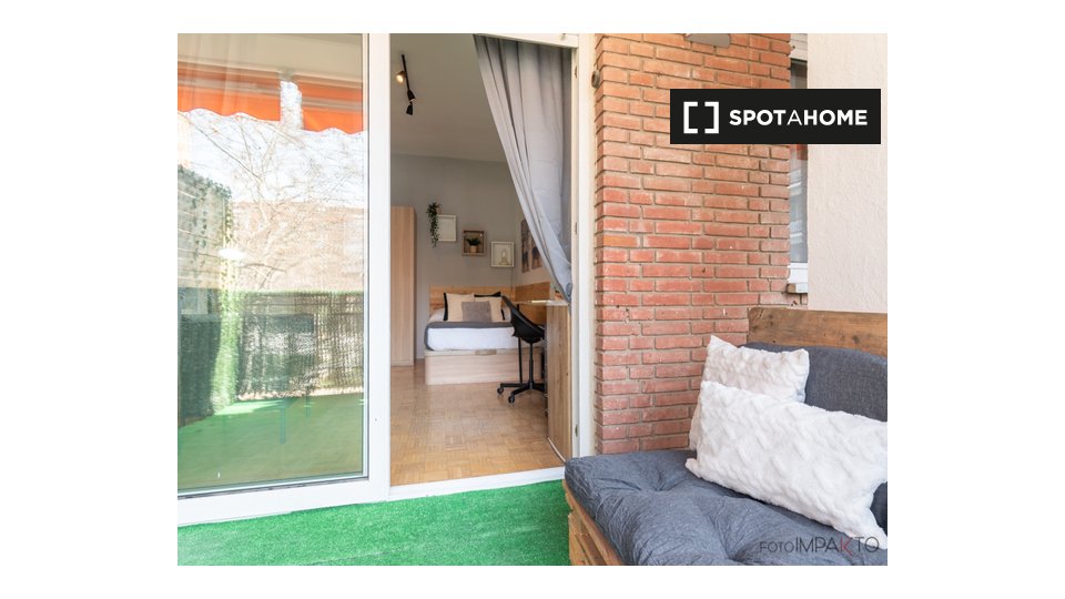 Double room Madrid, 6 beds, 207m² — photo 8