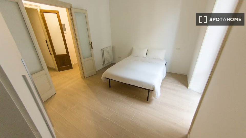 Double room Milan, 2 beds — photo 5