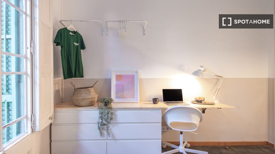 Double room Barcelona, 5 beds, 120m² — photo 1