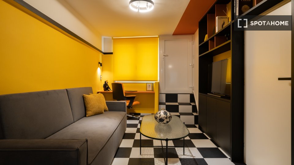 Apartment mono Athens, 55m² — photo 2