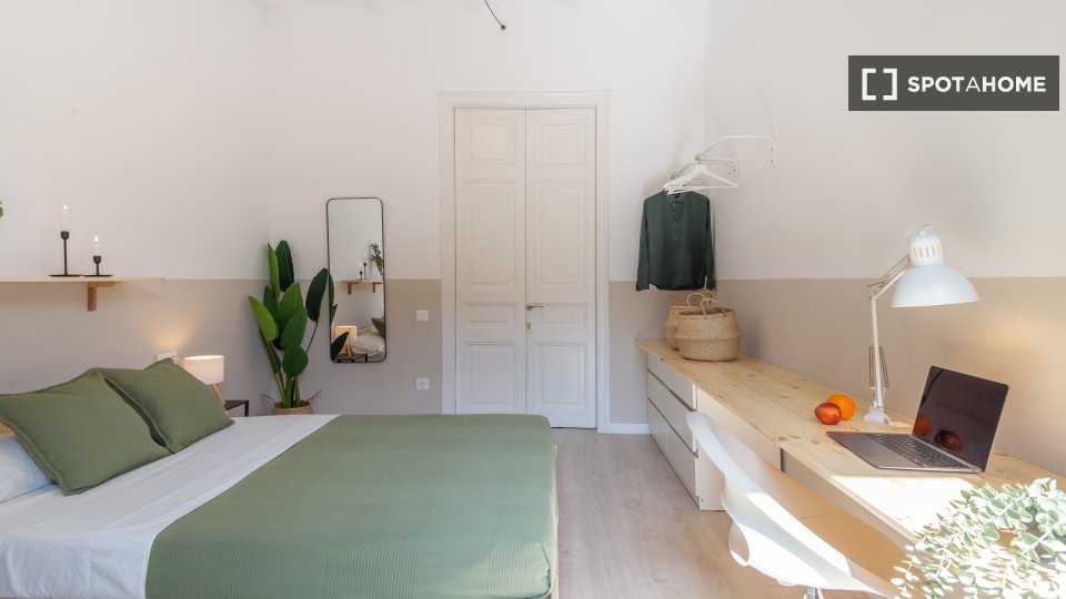 Double room Barcelona, 4 beds, 90m² — photo 13