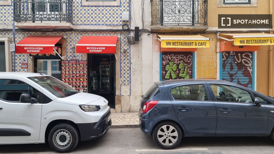 Apartment Lisbon, 2 beds — photo 44