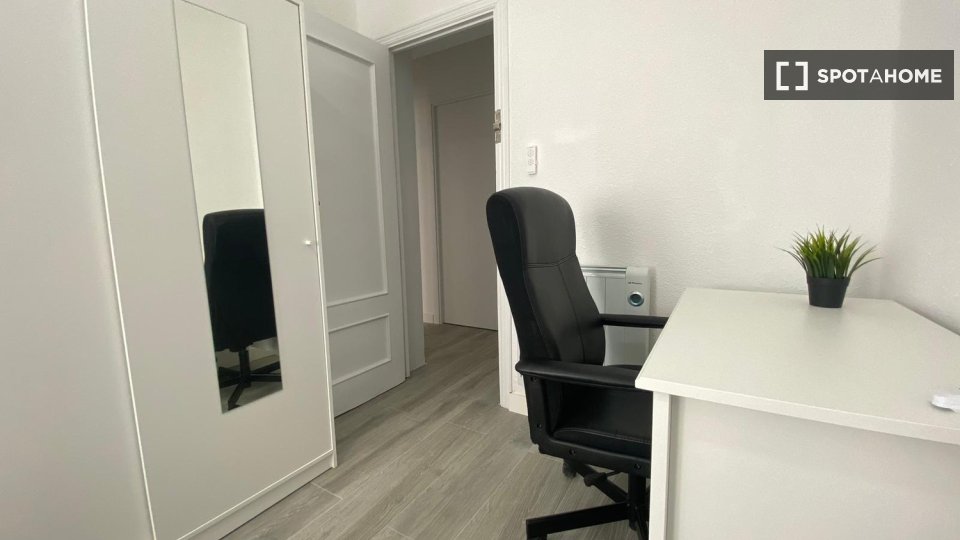Double room Madrid, 4 beds — photo 1