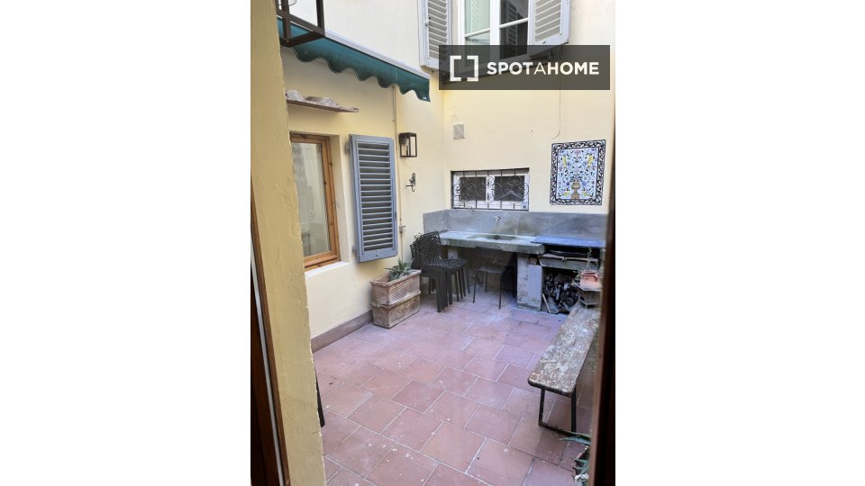 Double room Florence, 3 beds, 130m² — photo 8
