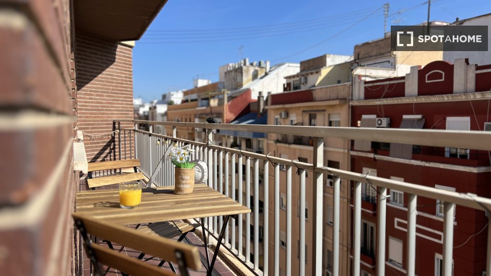 Double room Valencia, 5 beds — photo 8