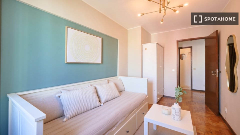 Double room Lisbon, 5 beds — photo 4