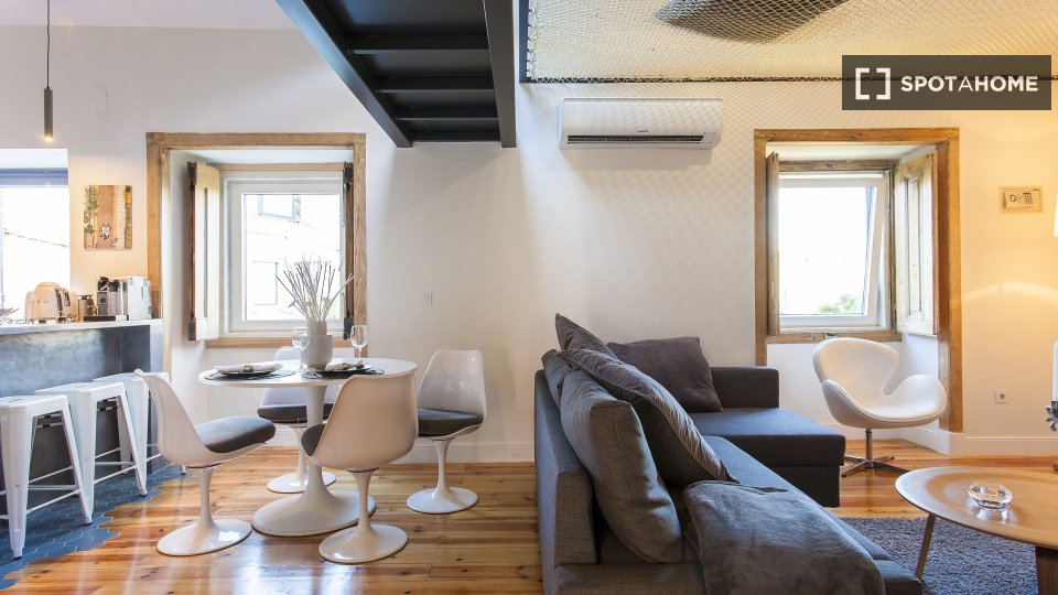 Apartment mono Lisbon, 110m² — photo 1