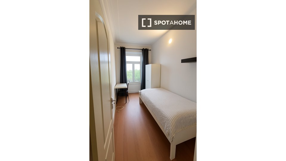 Double room Lisbon, 7 beds — photo 32