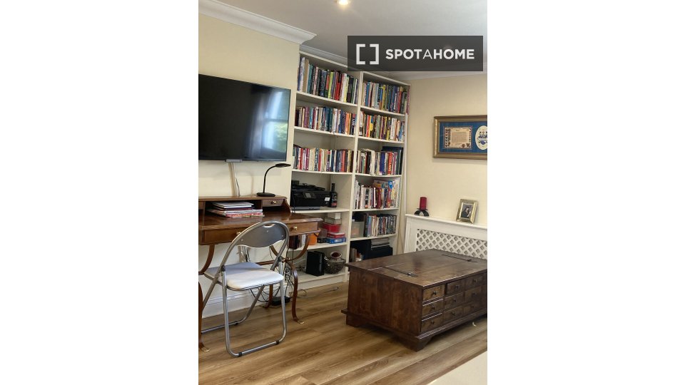 Double room London, 3 beds, 1000m² — photo 5
