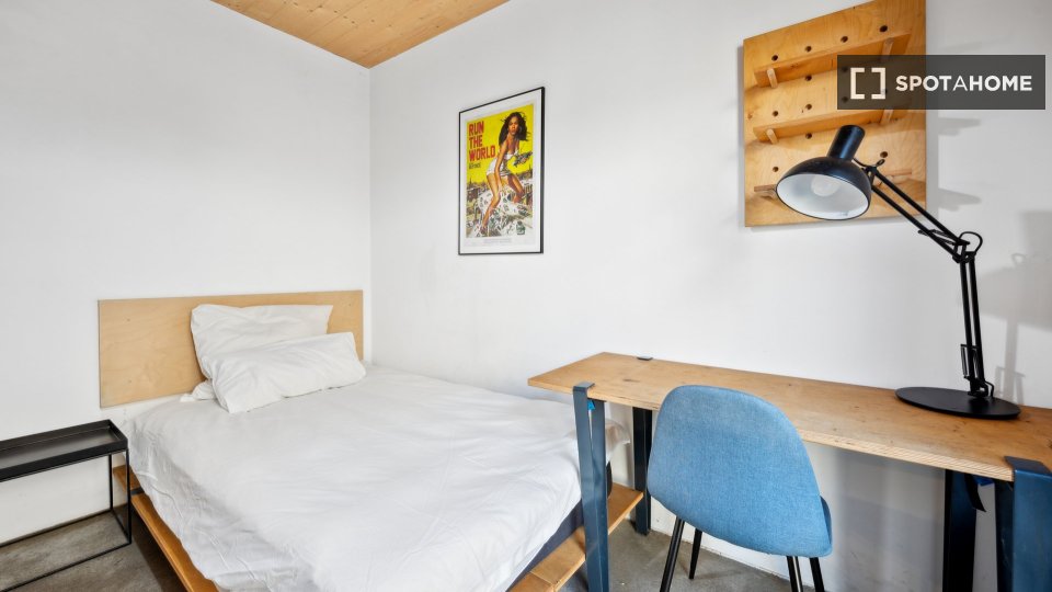 Double room Berlin, 5 beds, 90m² — photo 7