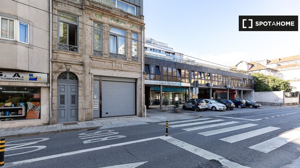 Apartment Porto, 2 beds, 119m² — photo 13