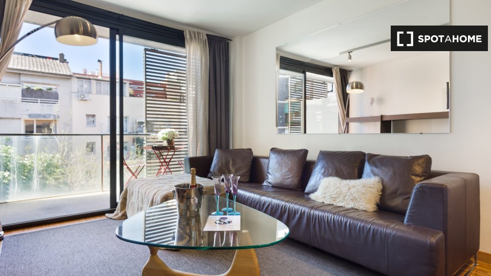 Apartment Barcelona, 3 beds, 80m² — photo 1
