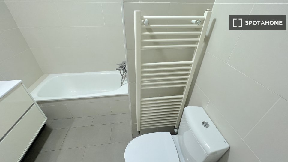 Double room Valencia, 5 beds, 125m² — photo 4