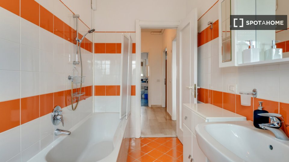 Double room Milan, 3 beds, 105m² — photo 4