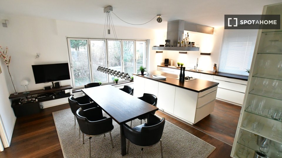 Apartment Stuttgart, 3 beds, 125m² — photo 11