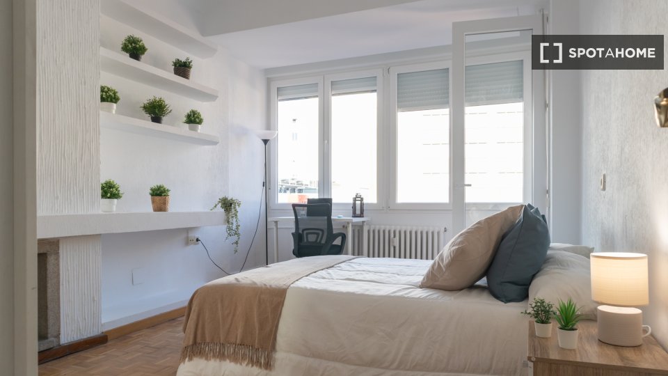 Double room Madrid, 6 beds, 152m² — photo 22