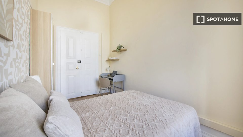 Double room Lisbon, 8 beds — photo 13