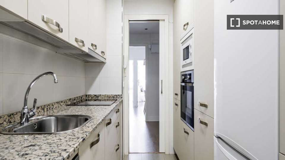 Double room Madrid, 5 beds — photo 31