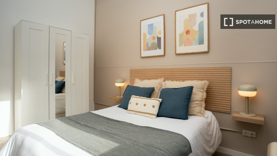 Double room Barcelona, 7 beds, 180m² — photo 25