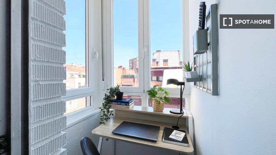 Double room Madrid, 6 beds — photo 1