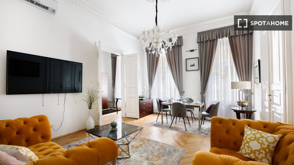 Apartment Budapest, 2 beds, 80m² — photo 10