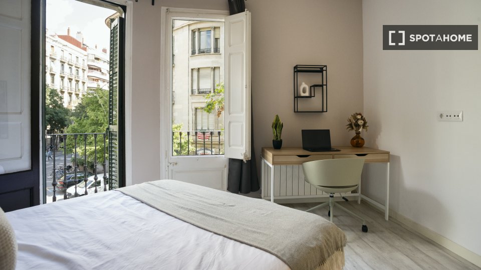 Double room Barcelona, 6 beds, 180m² — photo 8