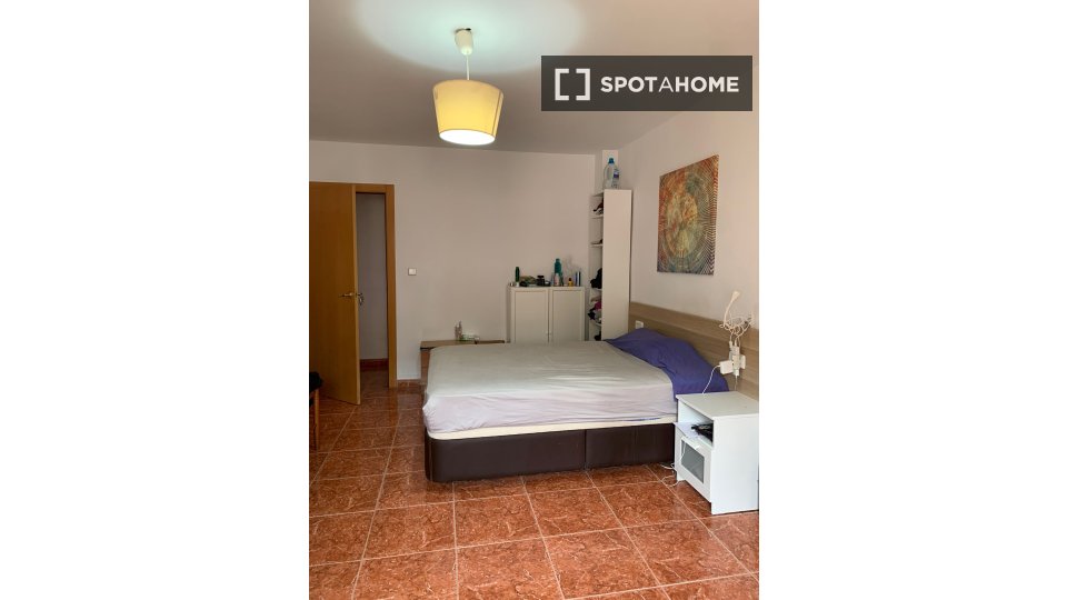 Double room Valencia, 6 beds, 160m² — photo 21
