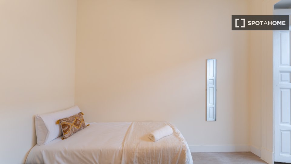 Double room Madrid, 9 beds — photo 4