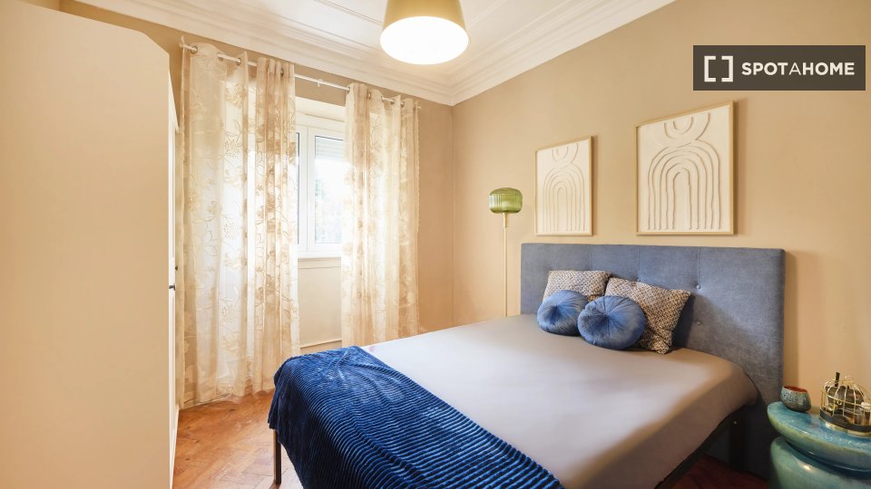 Double room Lisbon, 4 beds — photo 13