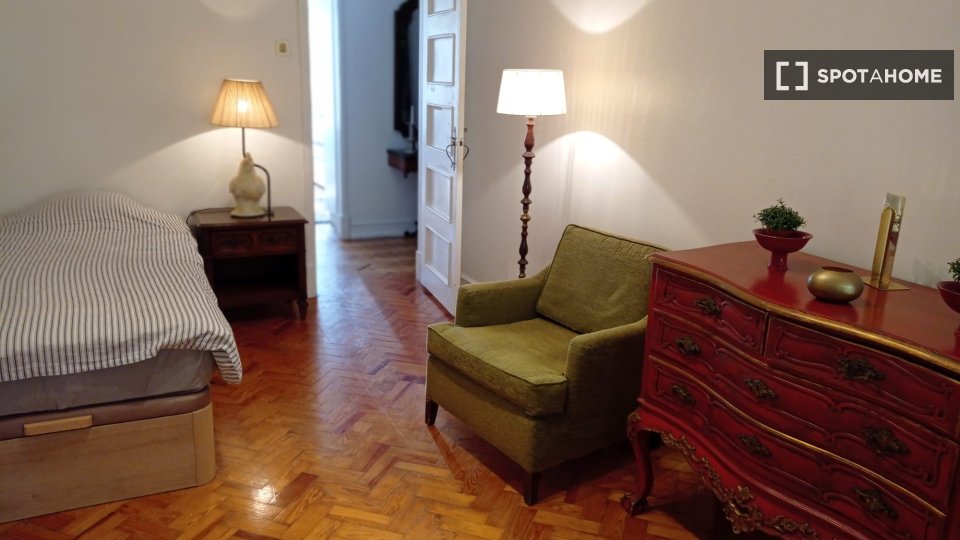 Double room Lisbon, 4 beds — photo 1