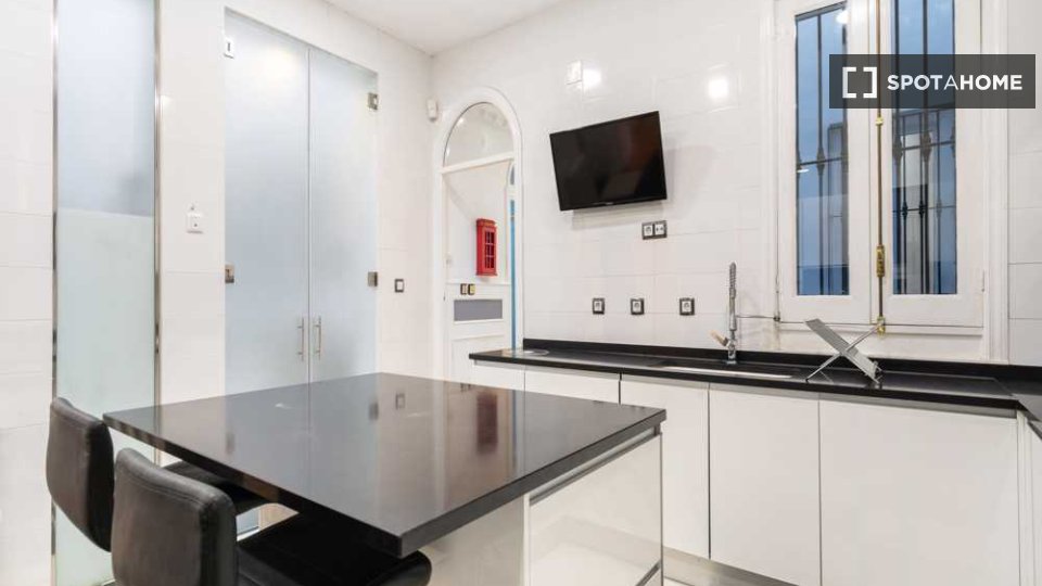 Double room Madrid, 7 beds — photo 9