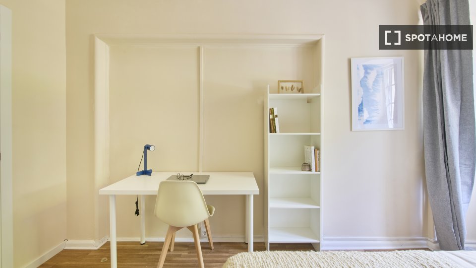 Double room Lisbon, 12 beds — photo 14