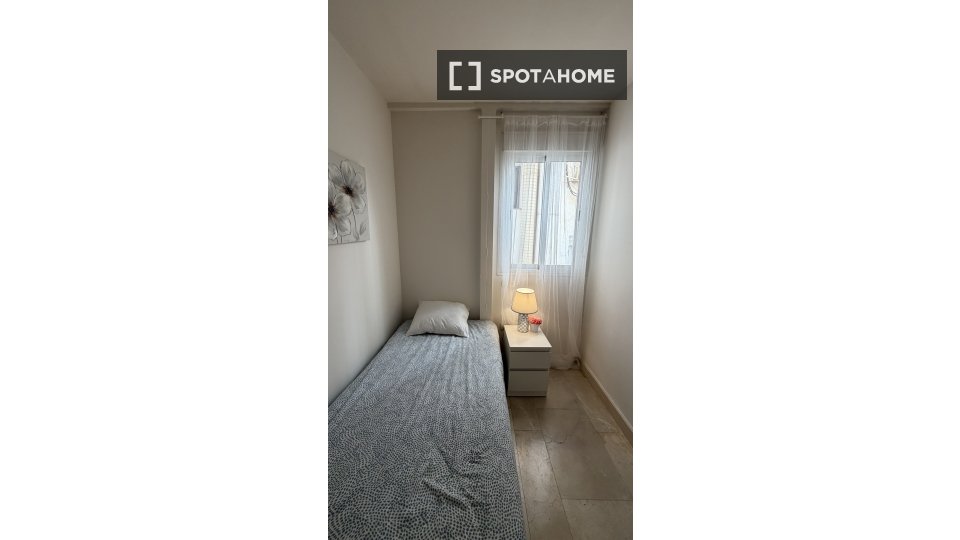Habitación en piso de 1 dormitorio en Puerta del Ángel, Madrid.