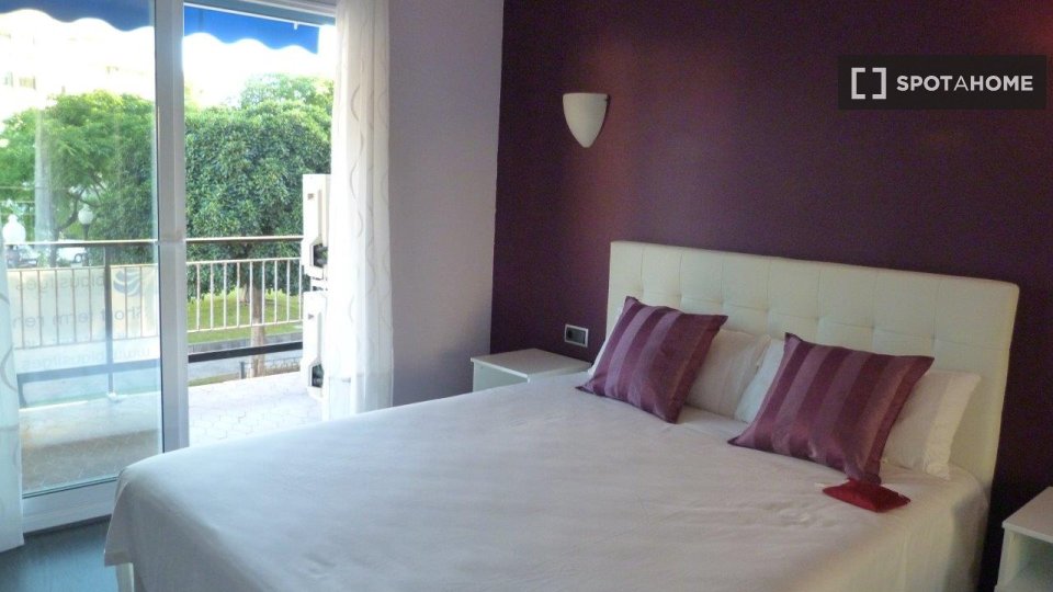 Apartment Barcelona, 4 beds, 100m² — photo 3