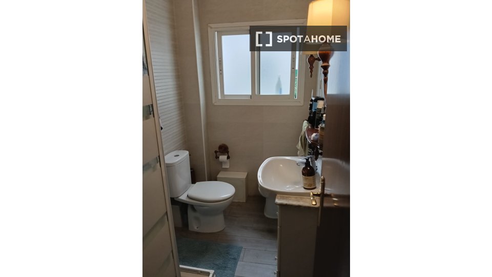 Double room Madrid, 1 bed, 100m² — photo 6