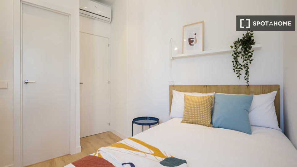 Double room Madrid, 4 beds — photo 105