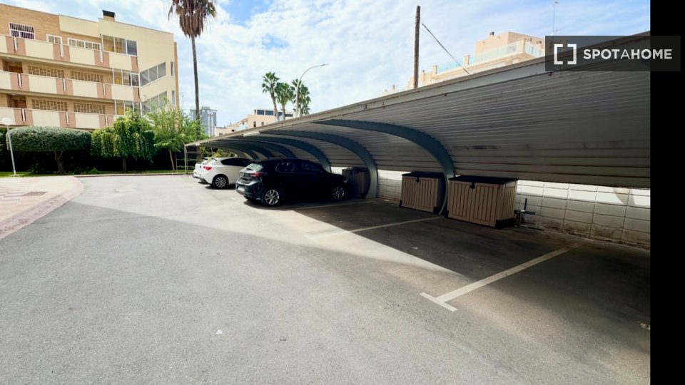 Apartment Alicante, 2 beds, 75m² — photo 17