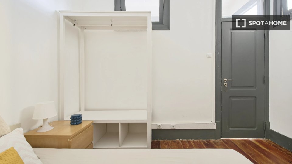 Double room Lisbon, 6 beds — photo 13