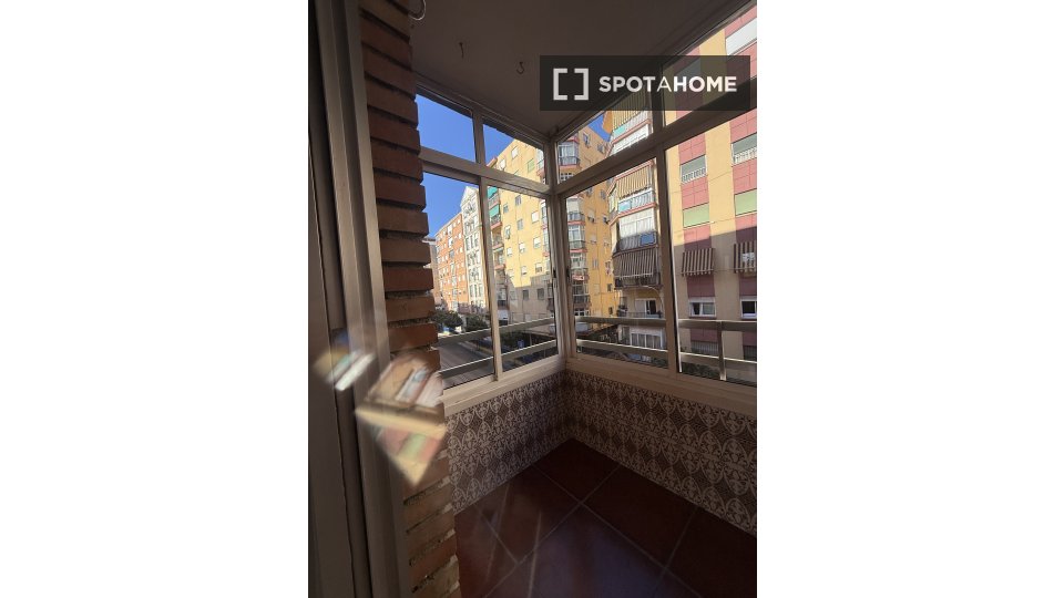 Double room Malaga, 5 beds, 140m² — photo 2