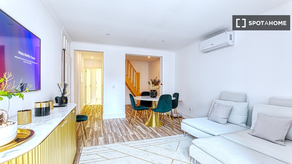 Apartment Lisbon, 1 bed, 70m² — photo 13