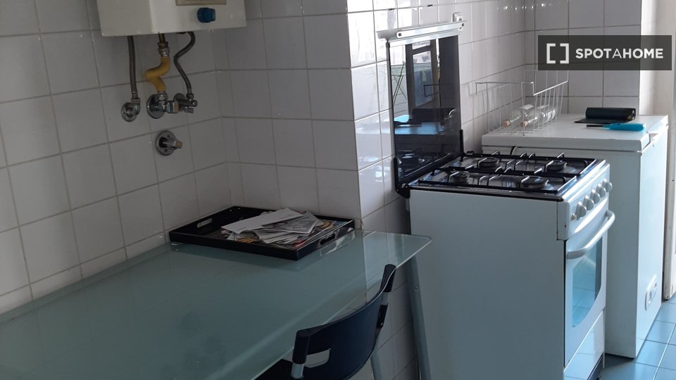 Double room Lisbon, 4 beds — photo 6