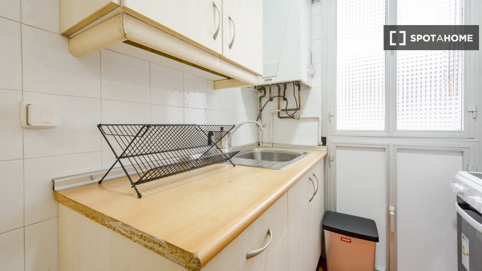 Double room Madrid, 4 beds, 70m² — photo 15