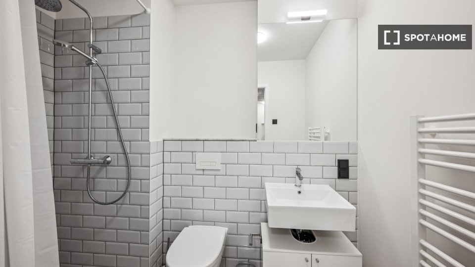 Double room Berlin, 3 beds, 60m² — photo 9