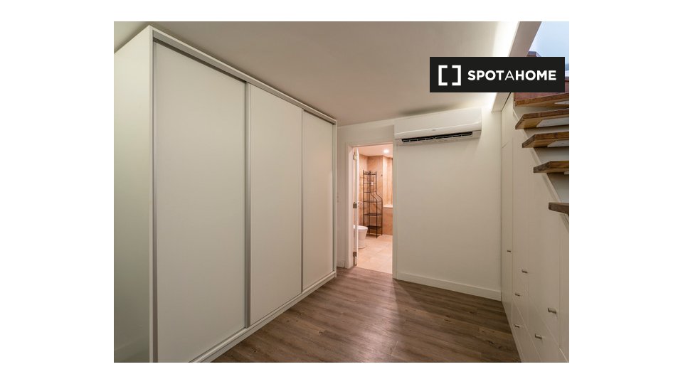Apartment mono Lisbon, 110m² — photo 19