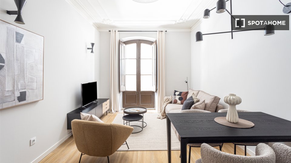 Apartment Barcelona, 2 beds, 80m² — photo 1