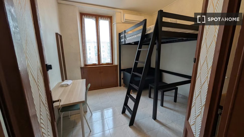 Stanza in appartamento condiviso a Loreto, Milano - en Milán