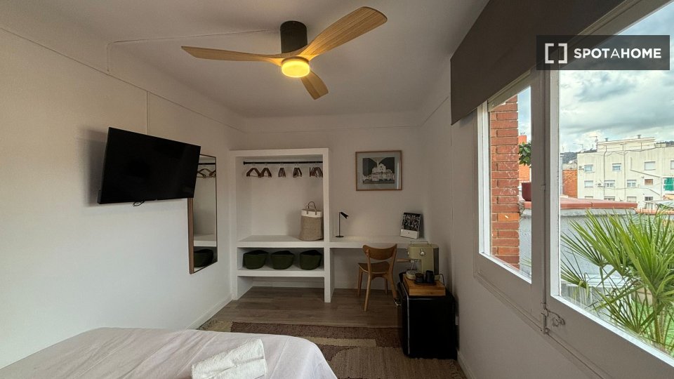 Double room Barcelona, 8 beds, 220m² — photo 24