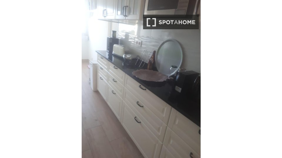 Double room Lisbon, 2 beds — photo 12