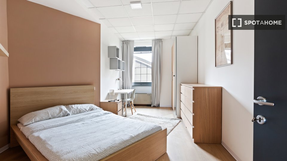 Double room Milan, 7 beds, 165m² — photo 2