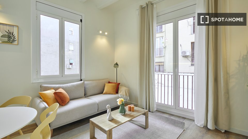 Apartment Barcelona, 2 beds — photo 2